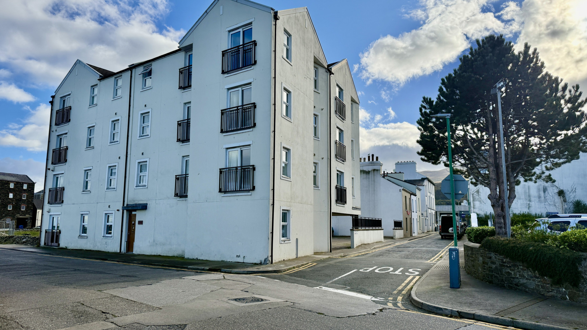 Apt. 4 Quay House Apartments, West Quay, Ramsey, IM8 1DD. — Photo 1 of 11