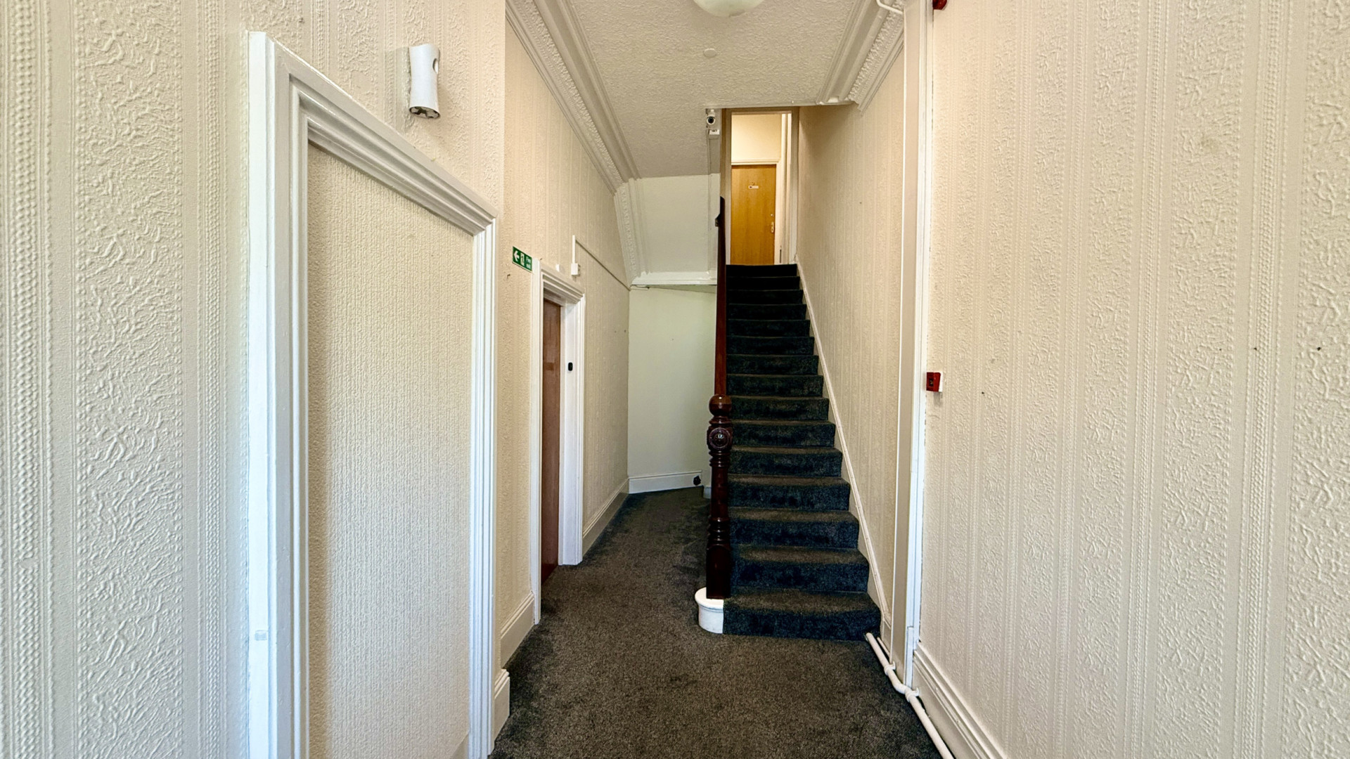 Flat 5, Viking House, Mooragh Promenade, Ramsey, IM8 3AG. — Photo 2 of 10