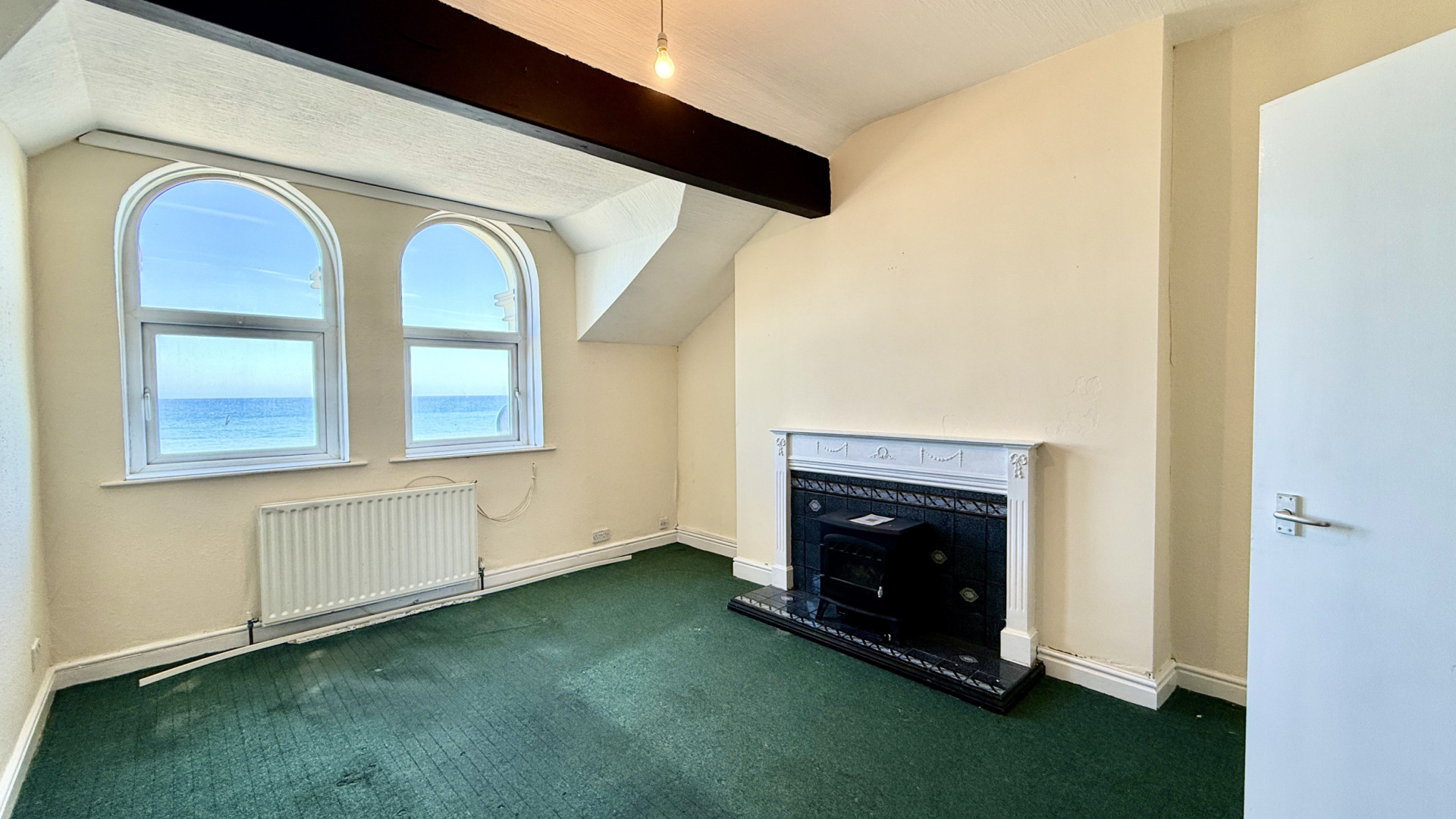 Flat 5, Viking House, Mooragh Promenade, Ramsey, IM8 3AG. — Photo 3 of 10