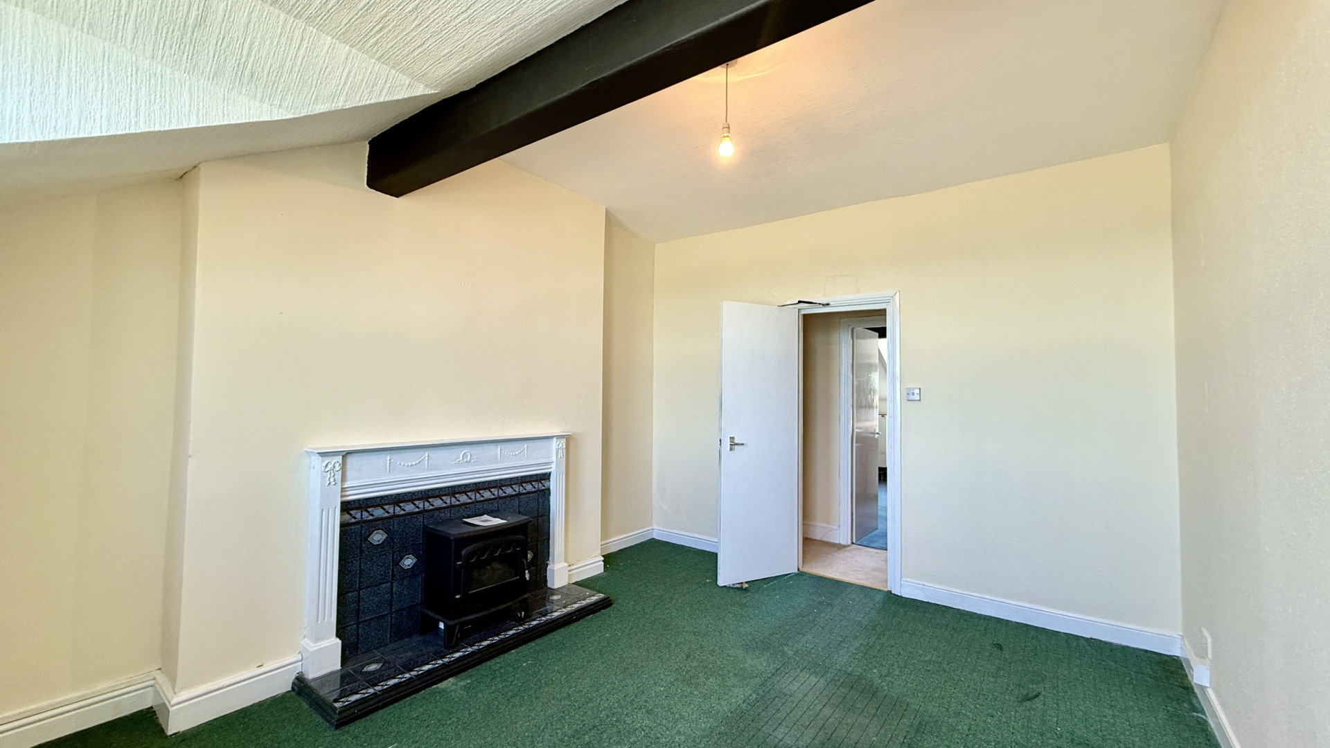 Flat 5, Viking House, Mooragh Promenade, Ramsey, IM8 3AG. — Photo 4 of 10