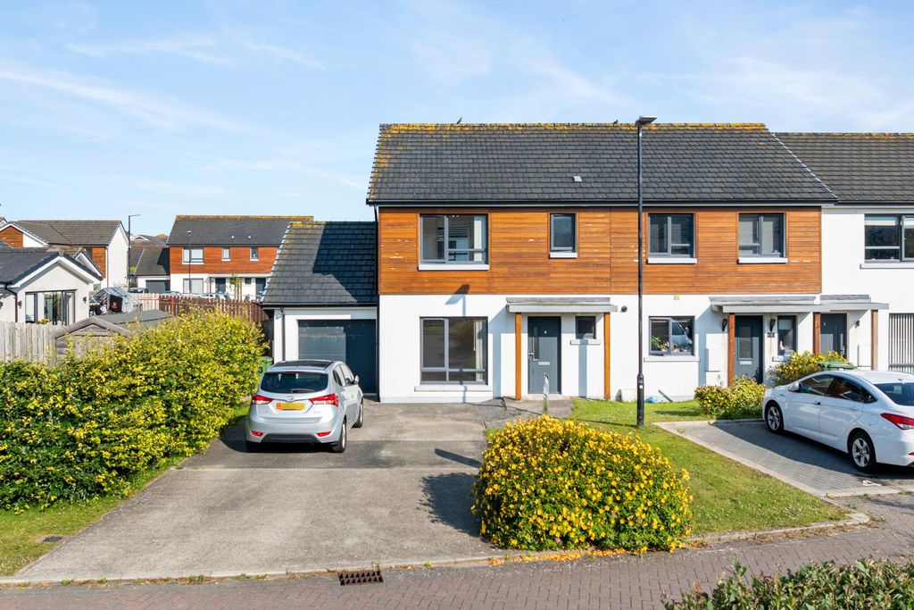 3 Cronk View Crescent, Ballakilley, Port Erin IM9 6DU. — Photo 1 of 18