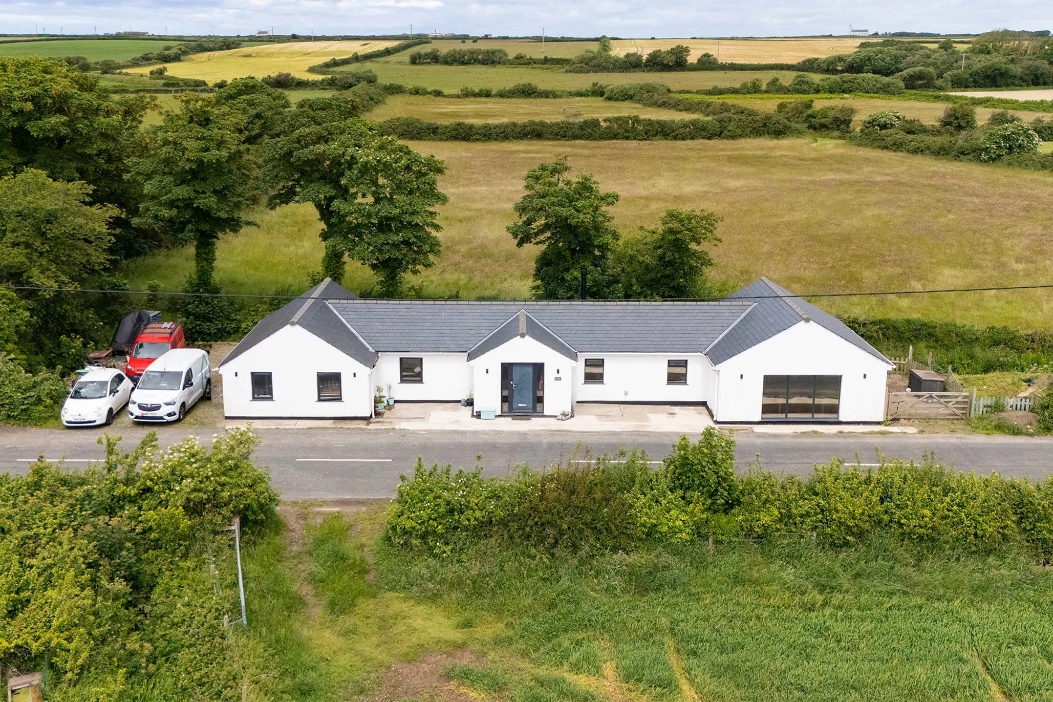 1 Ballacaine Cottages, Ballamona Straight, Jurby. — Photo 2 of 5