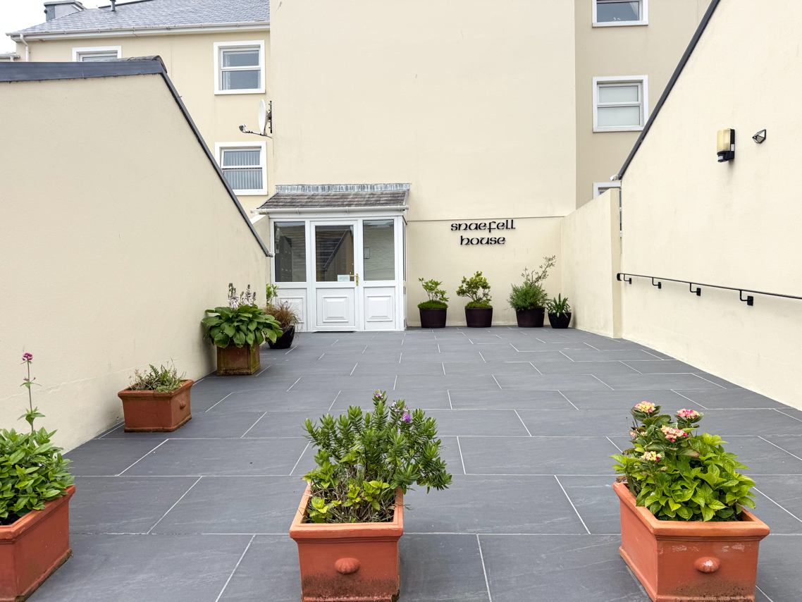 Apartment 4, Snaefell House The Promenade, Port Erin. — Photo 2 of 24