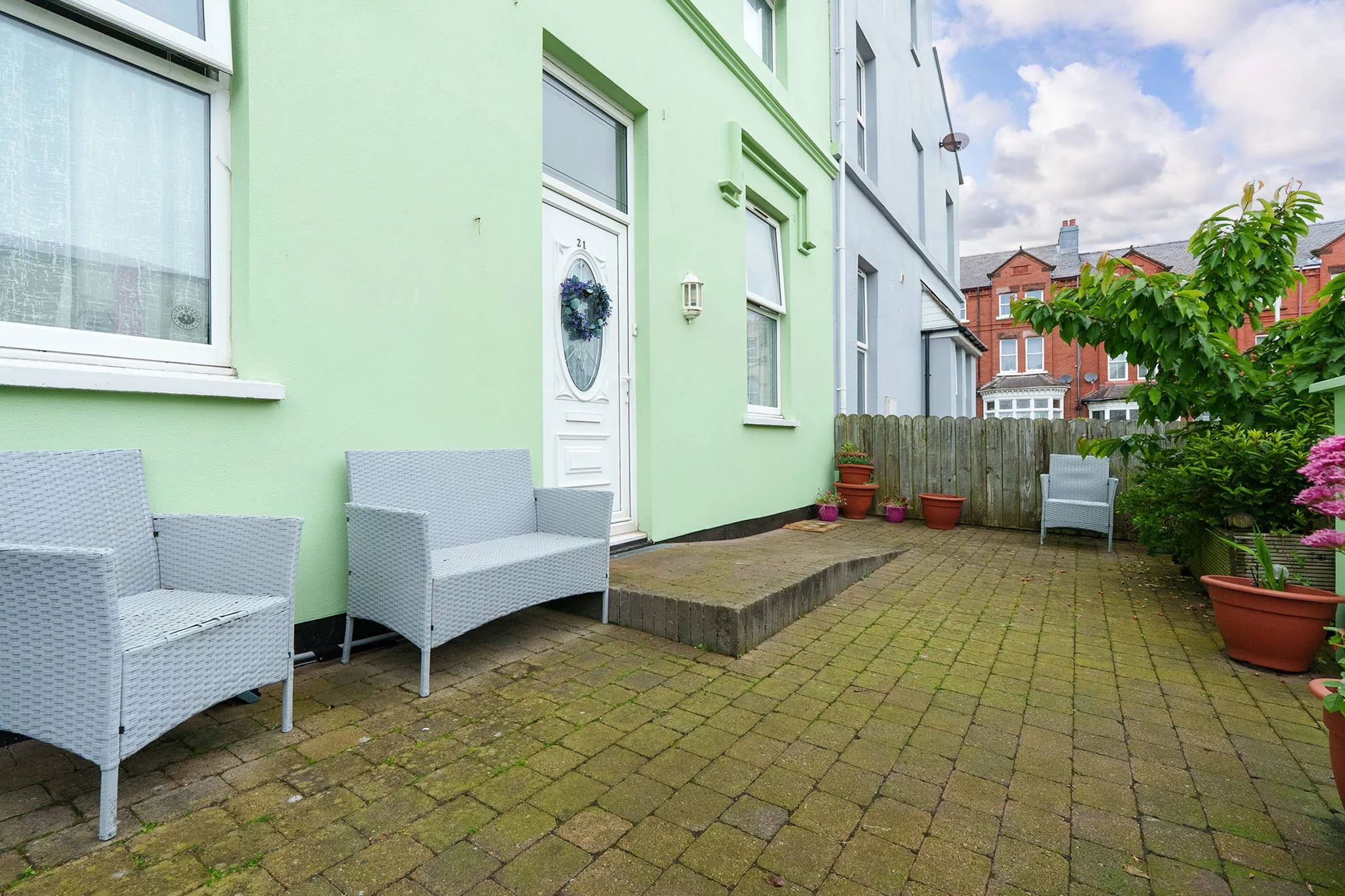 21 Oxford Street, Douglas. — Photo 2 of 5