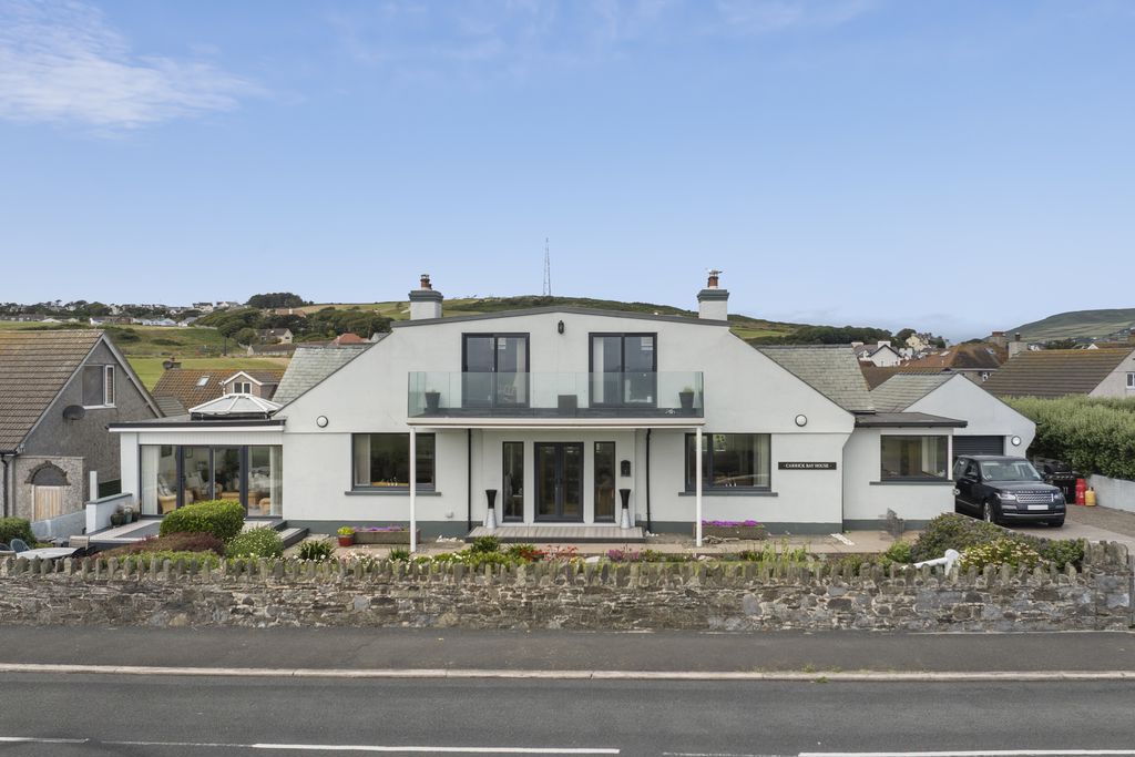 Carrick Bay House, Clifton Road, Port St Mary IM9 5EL. — Photo 1 of 48