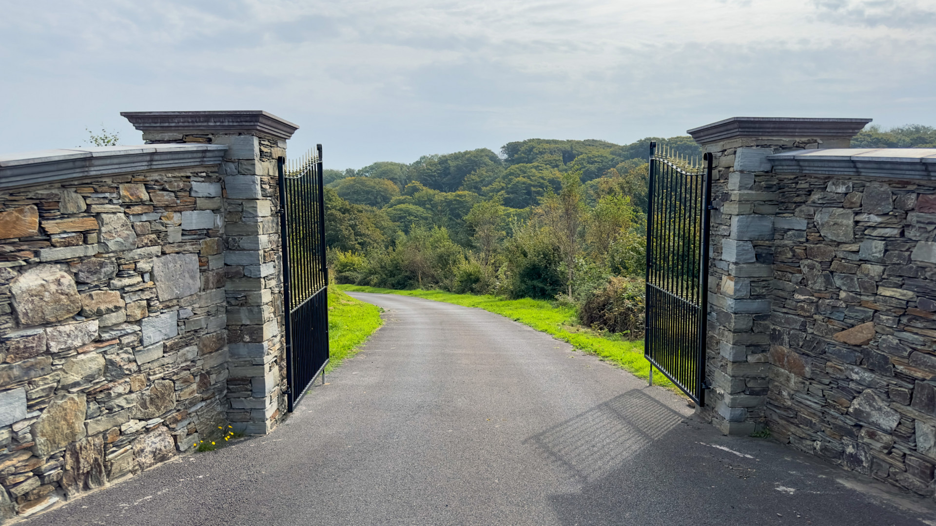 Coach House, Old Castletown Road, Crogga, Santon, IM4 1EB, Castletown. — Photo 2 of 57