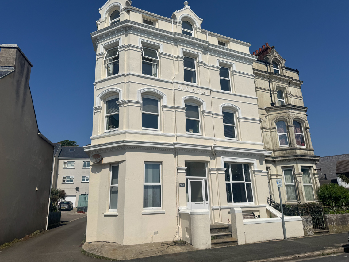 Apartment 4, Seacliffe House, Port St Mary. — Photo 1 of 25