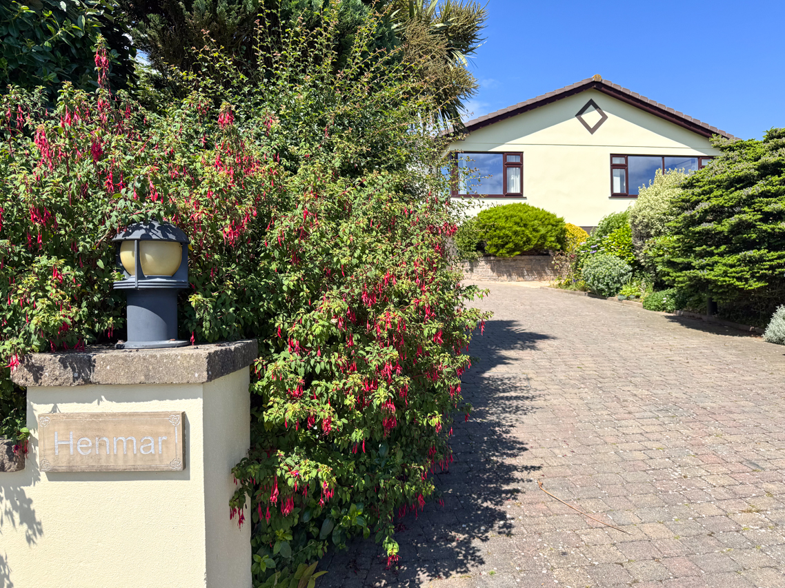 Henmar, 6 Hill Park, Ballakillowey, Colby. — Photo 2 of 28