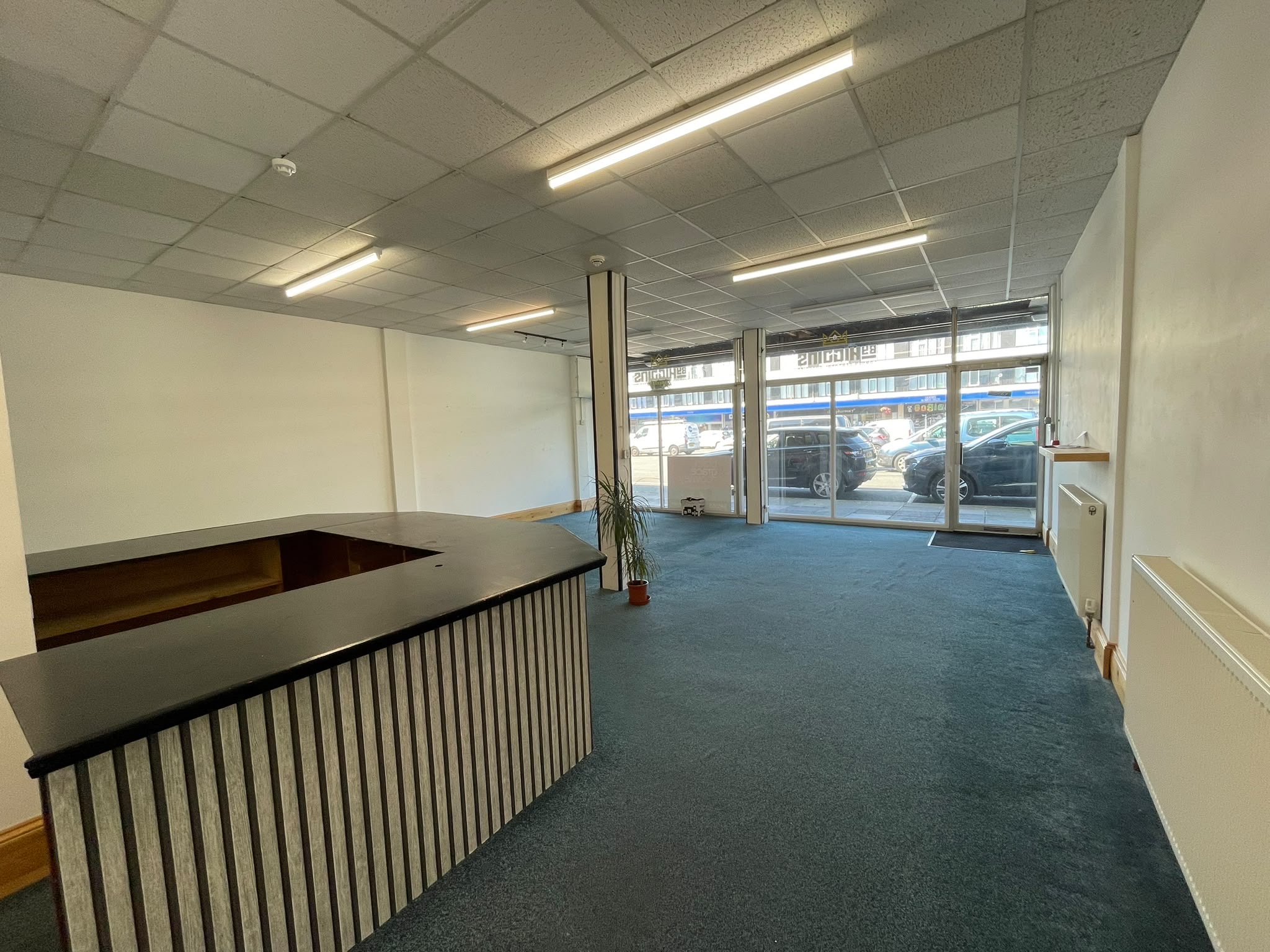 Units 14 & 15, St. Paul’s Square, Ramsey. — Photo 4 of 6