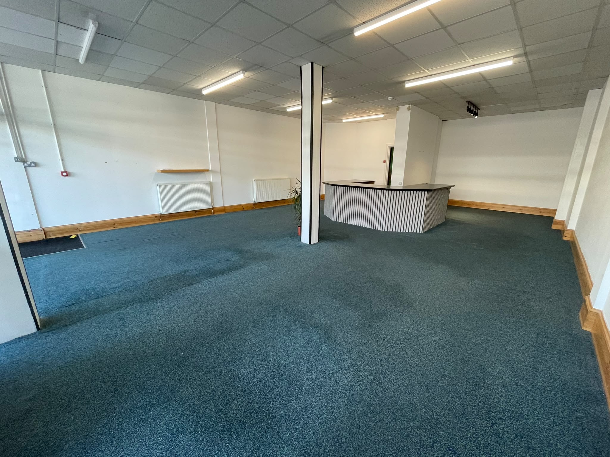 Units 14 & 15, St. Paul’s Square, Ramsey. — Photo 5 of 6