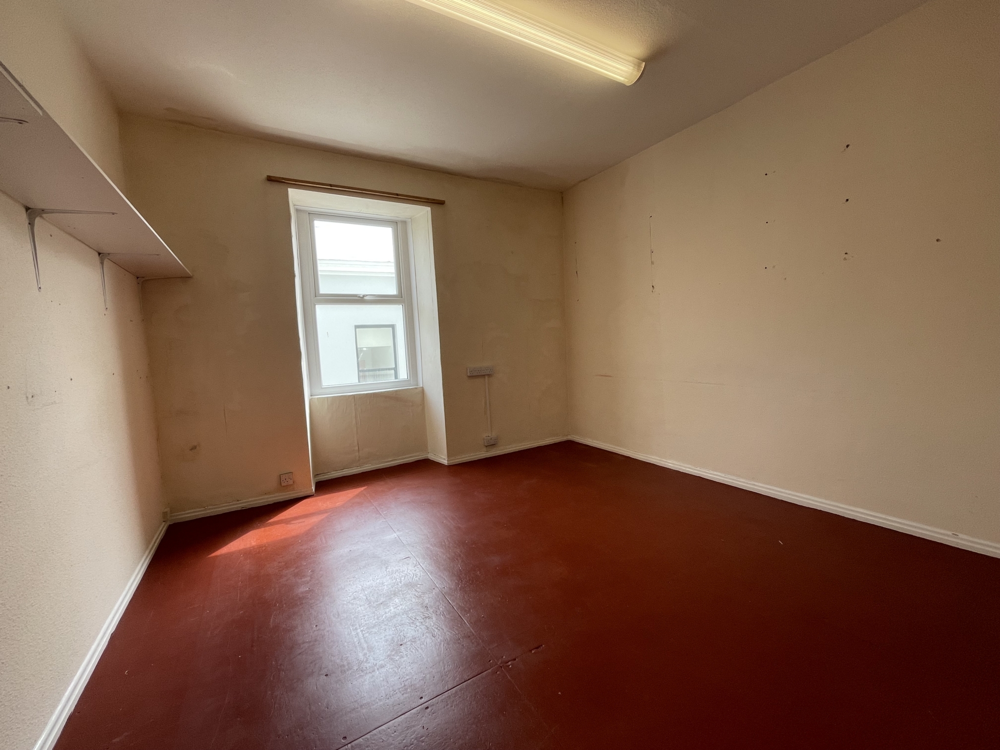 2nd Floor Suite, 53 Victoria Street, Douglas. — Photo 2 of 5