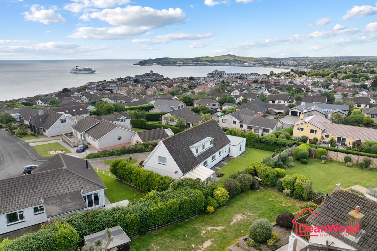 14 Links View, Onchan, Isle of Man. — Photo 2 of 39