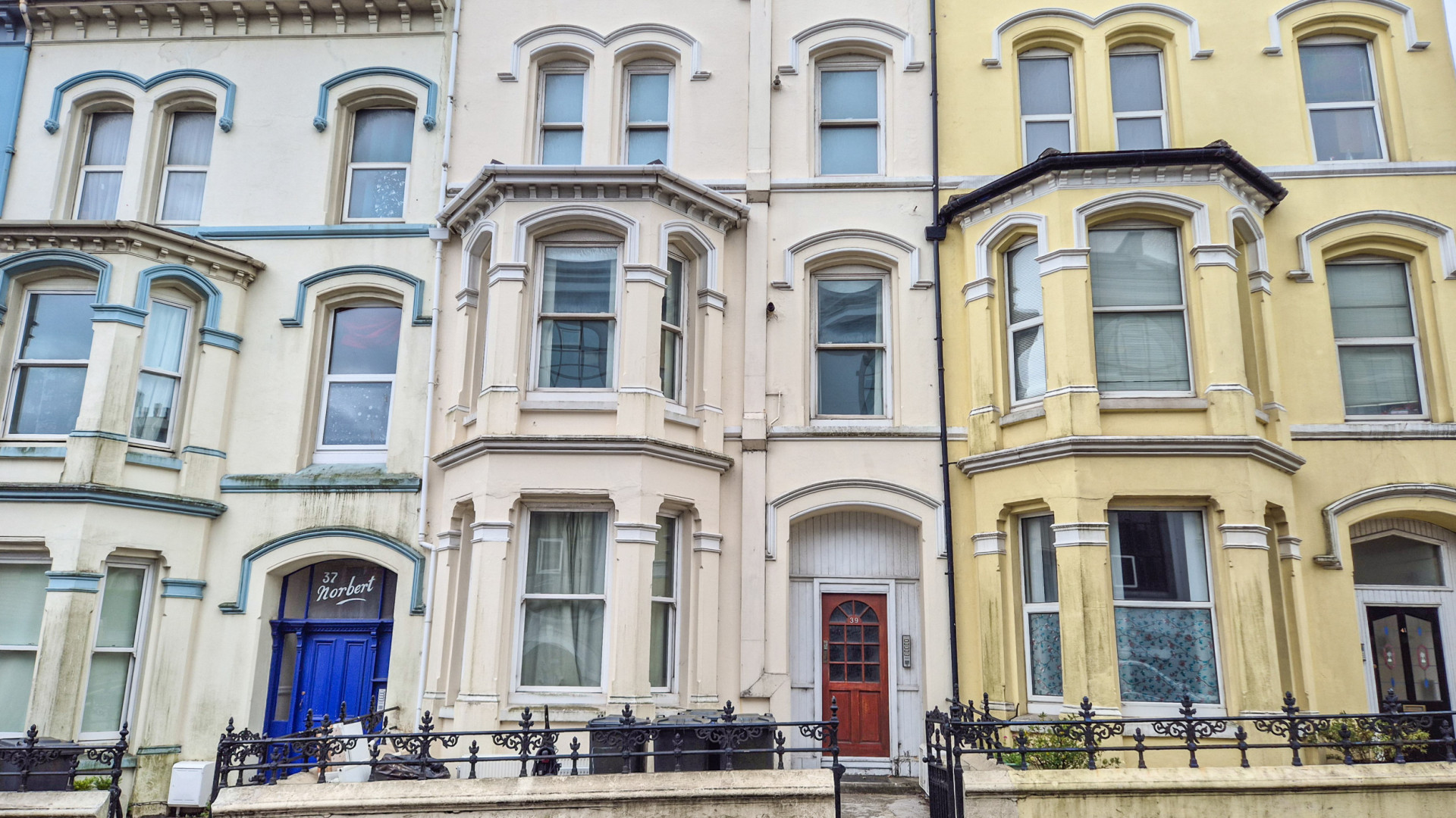 Apt. 3, 39 Peel Road, Douglas, IM1 4LU. — Photo 1 of 8