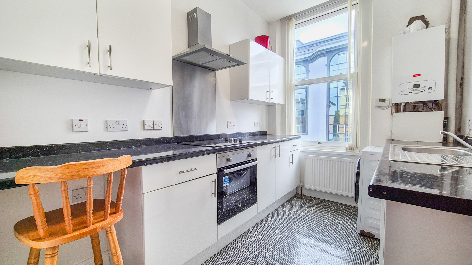 Apt. 3, 39 Peel Road, Douglas, IM1 4LU. — Photo 4 of 8