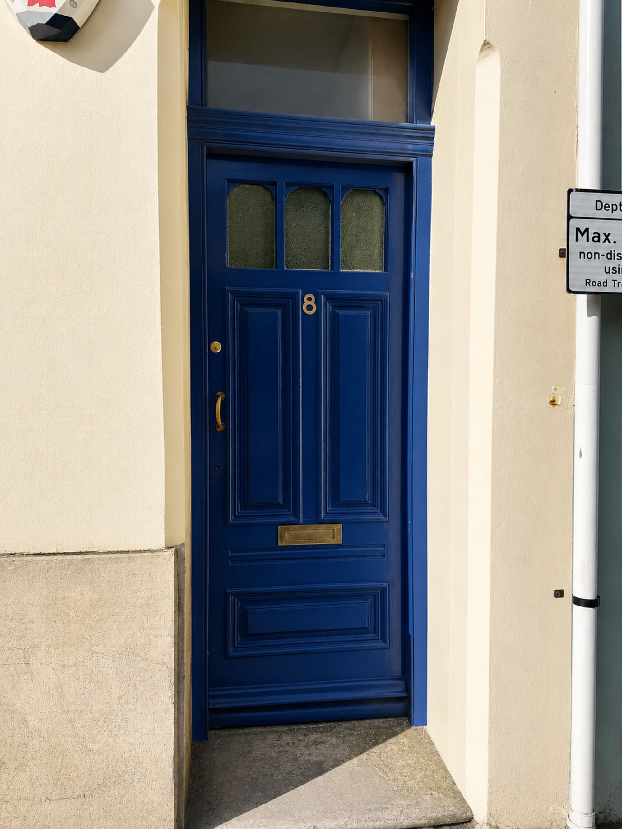 1 bed flat to rent in Atholl Place, Peel, IM5. — Photo 1 of 3
