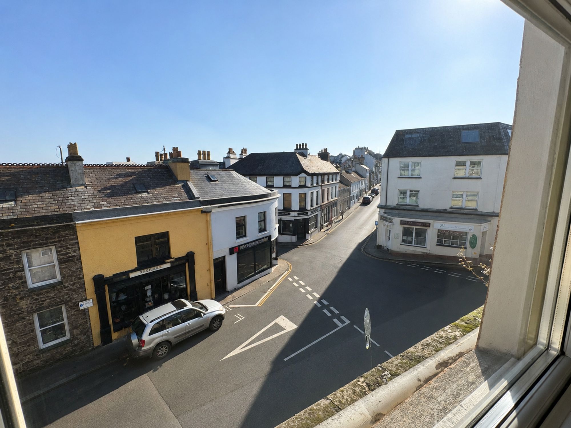 1 bed flat to rent in Atholl Place, Peel, IM5. — Photo 2 of 3