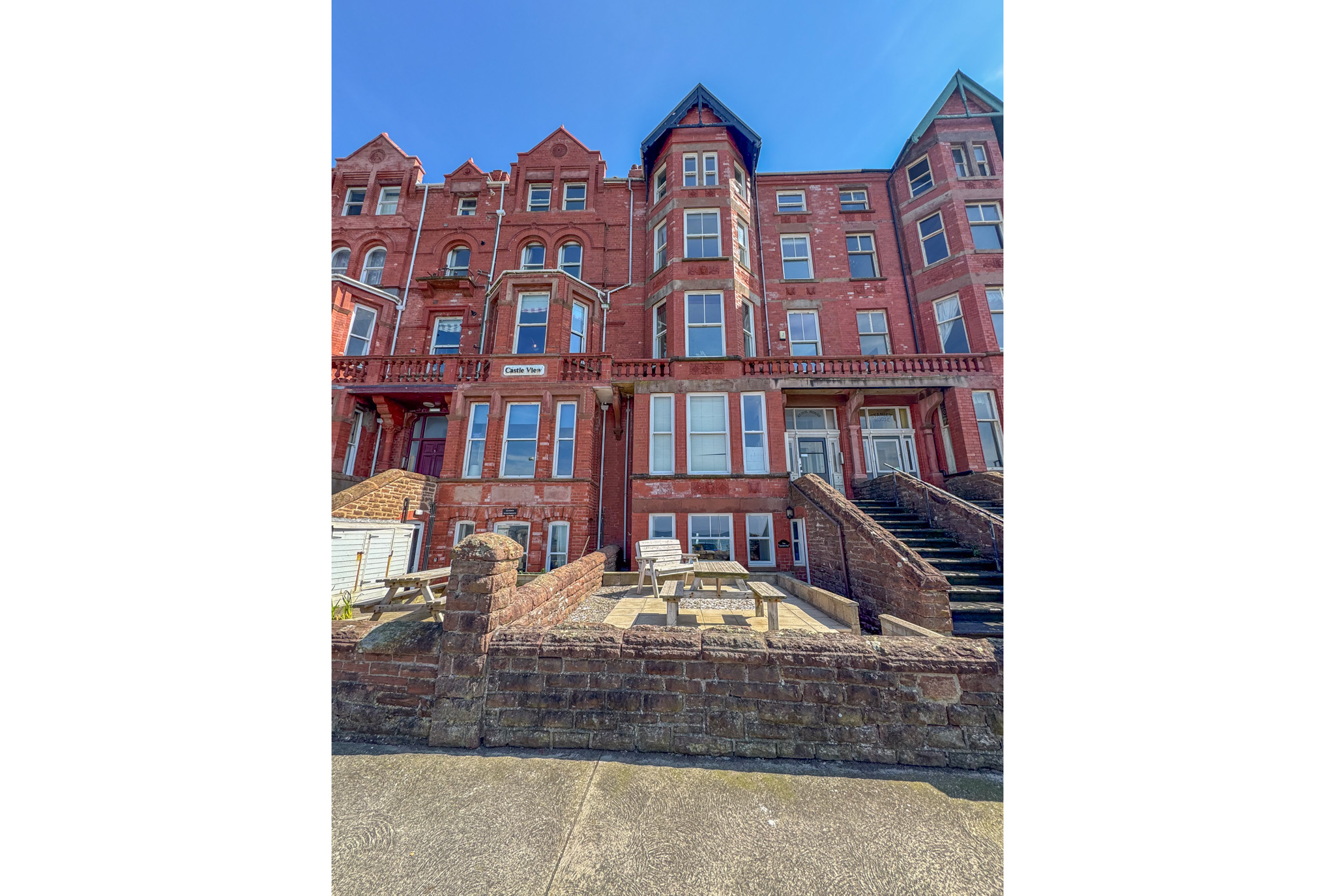 The Garden Flat, 4 Athol House, Peel. — Photo 1 of 19