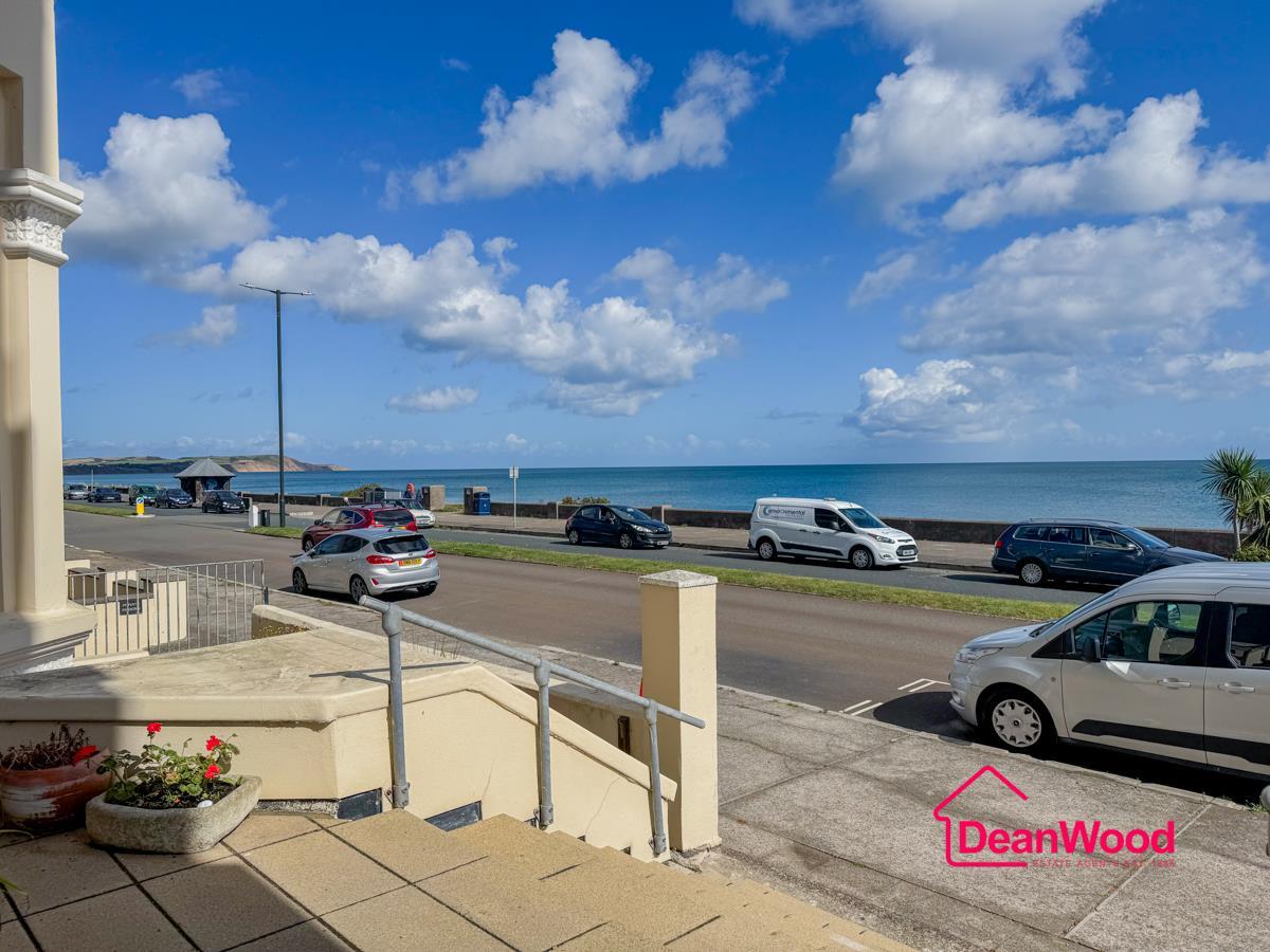 Apartment 7 Isle of Alanis, Mooragh Promenade, Ramsey. — Photo 2 of 26
