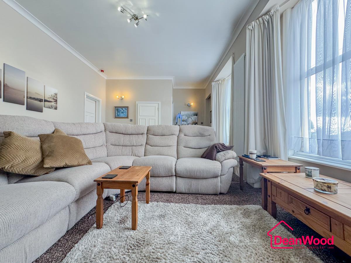 Apartment 7 Isle of Alanis, Mooragh Promenade, Ramsey. — Photo 5 of 26