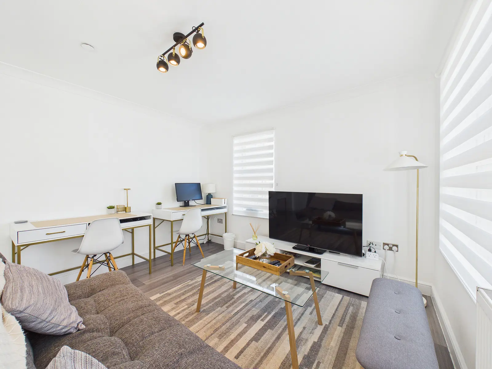 Apt 5, Castlemona Ave, Douglas, IM2 4EA. — Photo 2 of 17
