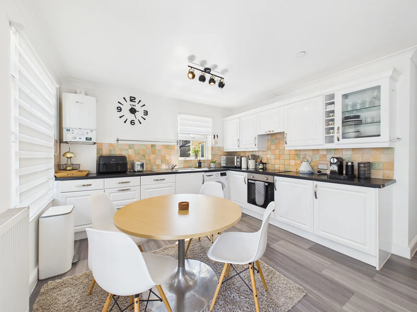 Apt 5, Castlemona Ave, Douglas, IM2 4EA. — Photo 3 of 17