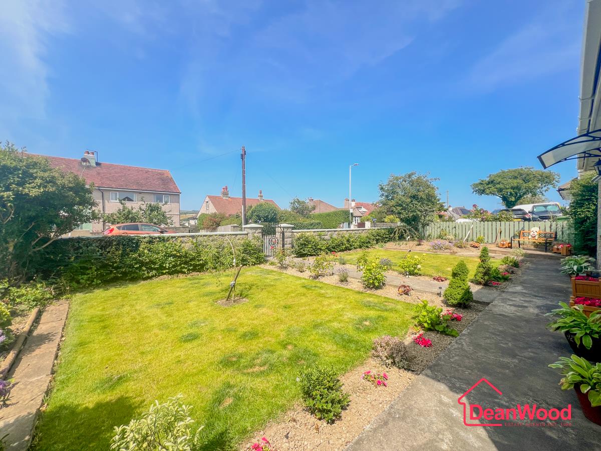 17 Groudle Road, Onchan, Isle Of Man. — Photo 2 of 27