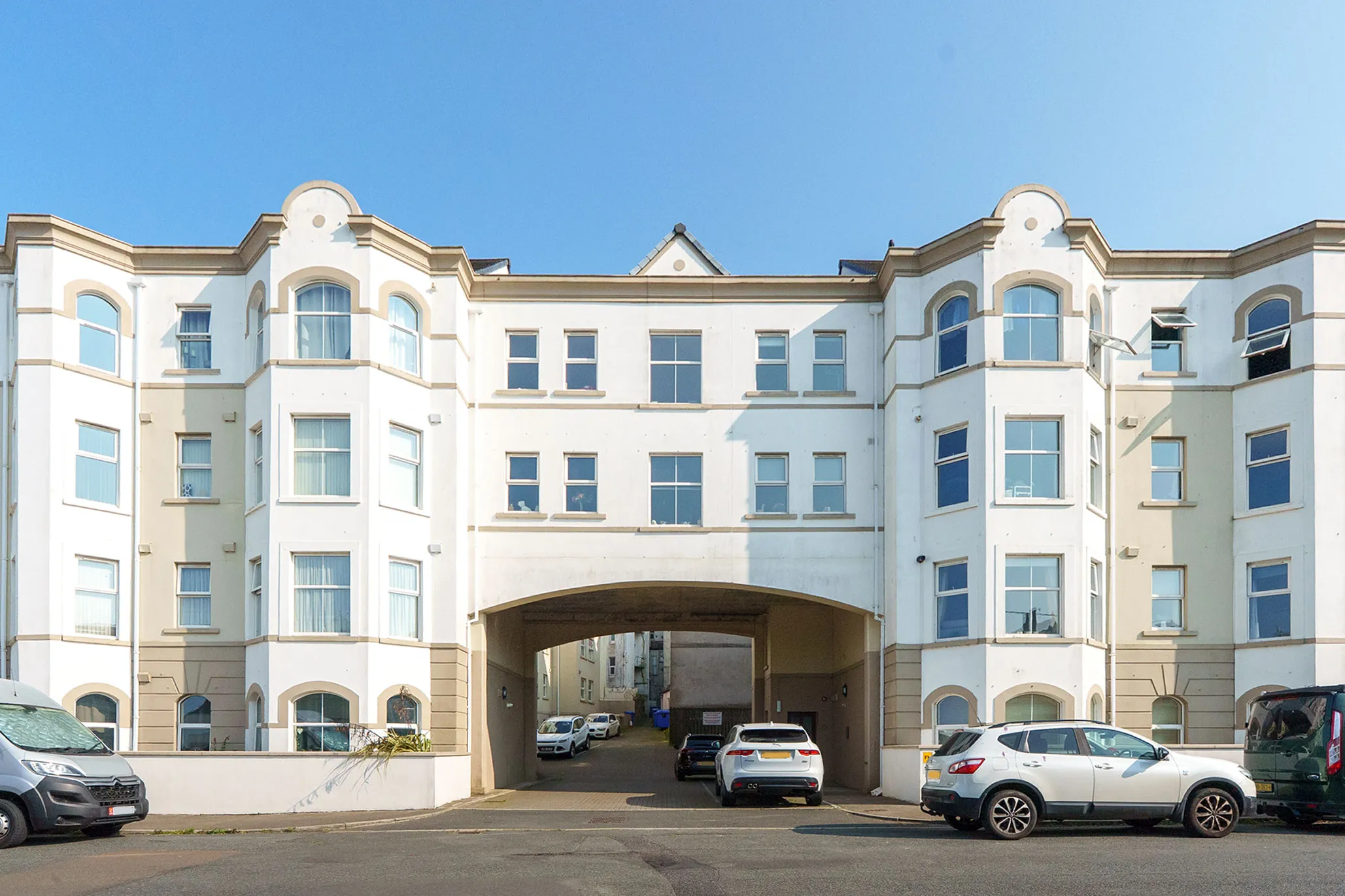 Apartment 5, Queens Pier Apartments, Queens Drive East, Ramsey. — Photo 2 of 5