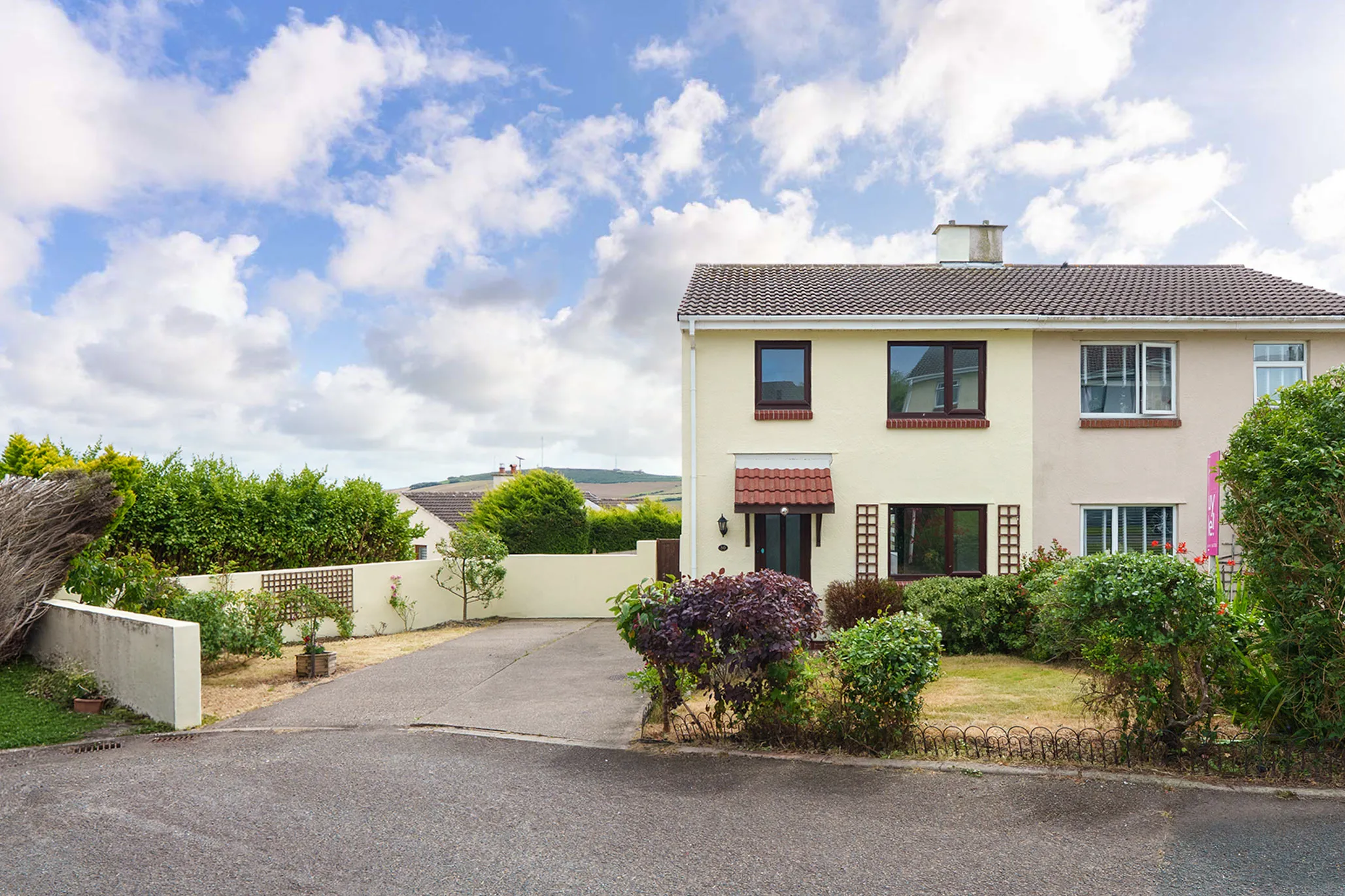 30 Close Kennish, Douglas. — Photo 1 of 5