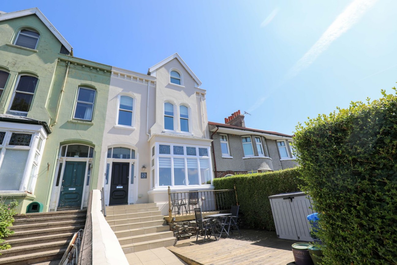 10, Somerset Road, Douglas, Isle Of Man, IM2 5AD. — Photo 1 of 35