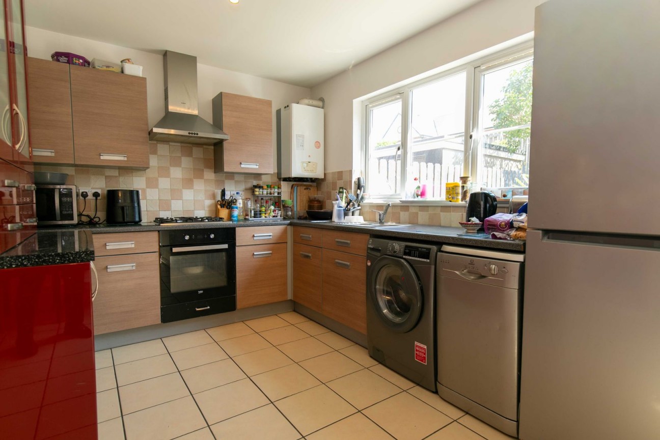 2, Samuel Webb Crescent, Douglas, IM2 6PP. — Photo 4 of 17