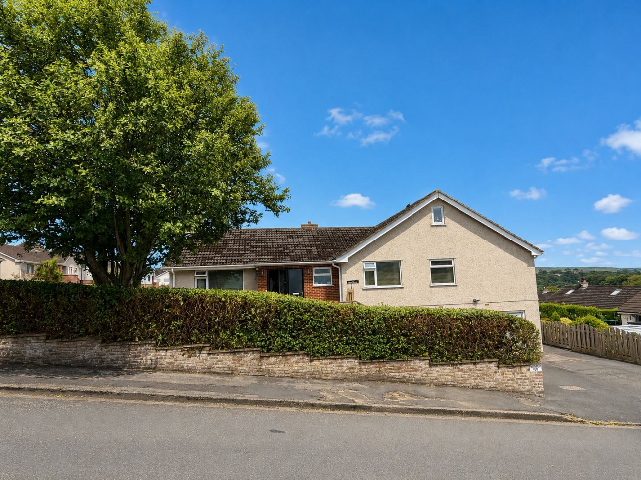 69, Cronk Liauyr, Douglas, IM2 5LX. — Photo 2 of 24