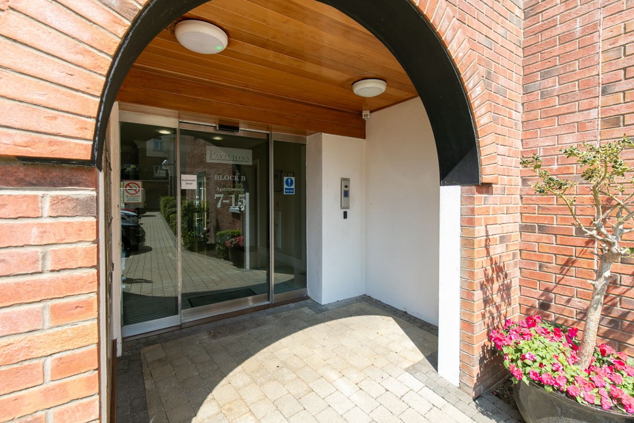 Apartment 14, The Pavillions, Fairway Drive, Ramsey, Isle of Man, IM8 2BA. — Photo 3 of 18
