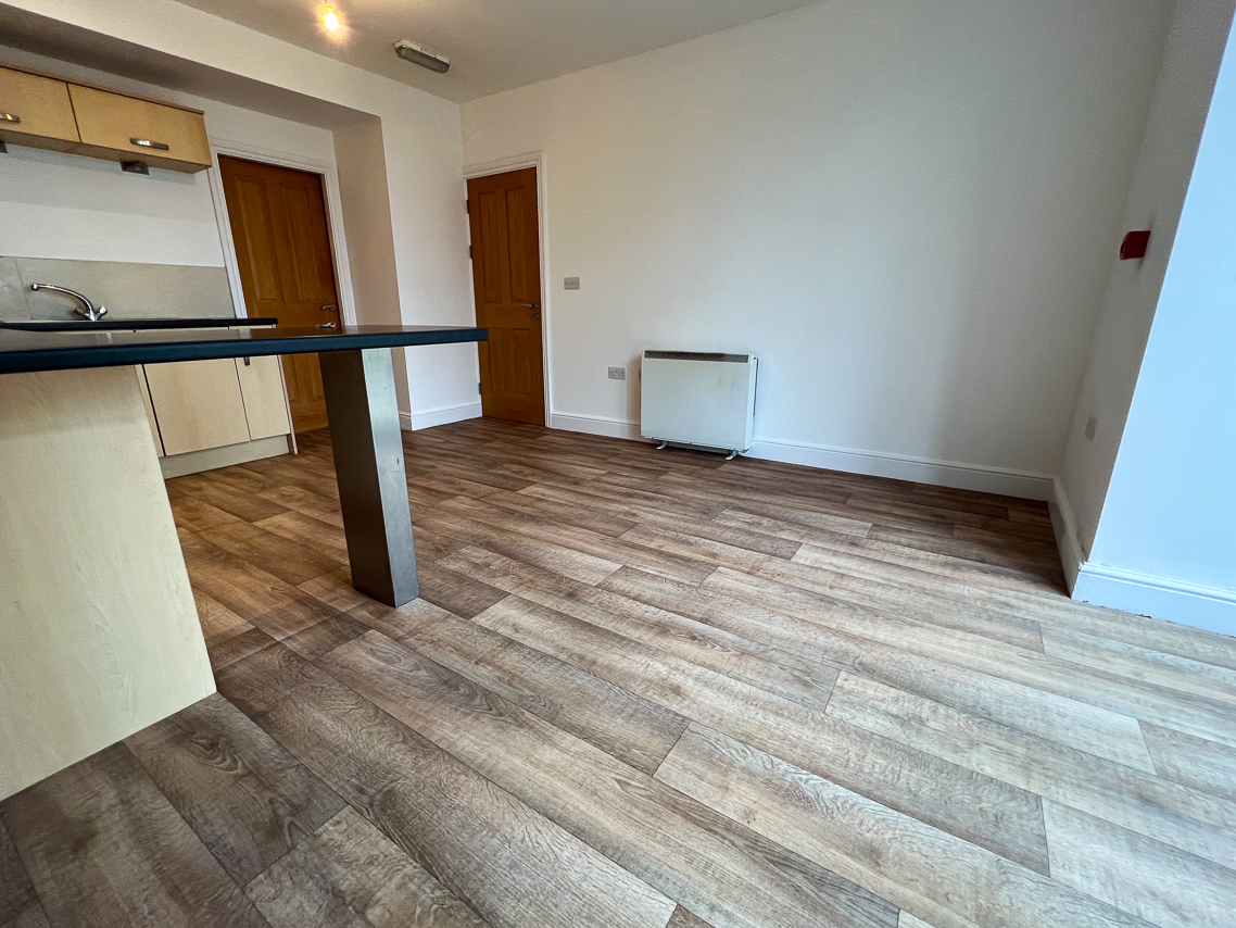 Flat 1, 9 Mona Terrace, Douglas. — Photo 4 of 9