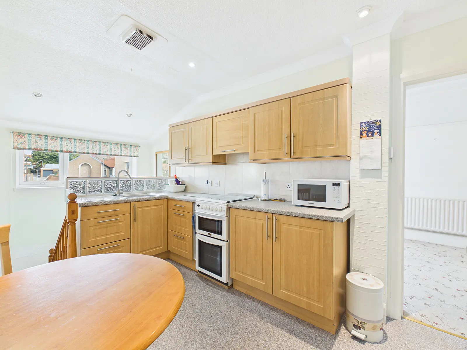 33 Kensington Road, Douglas, Isle Of Man, Isle Of Man, IM1 3EW. — Photo 3 of 23