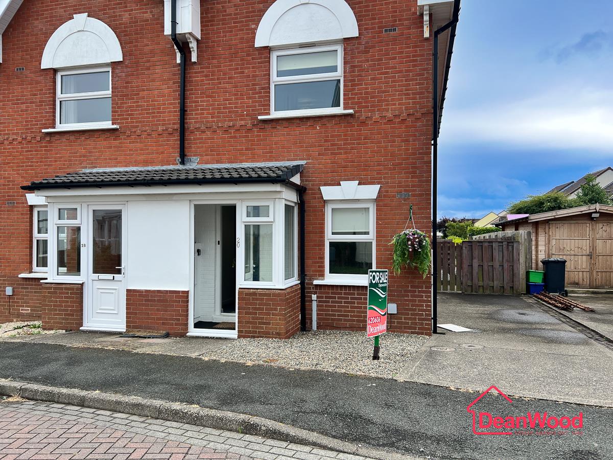20 Berry Woods Avenue, Douglas, Isle Of Man. — Photo 2 of 19
