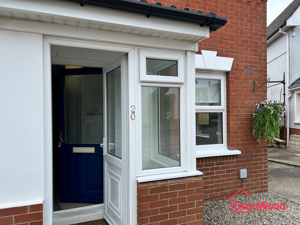 20 Berry Woods Avenue, Douglas, Isle Of Man. — Photo 3 of 19