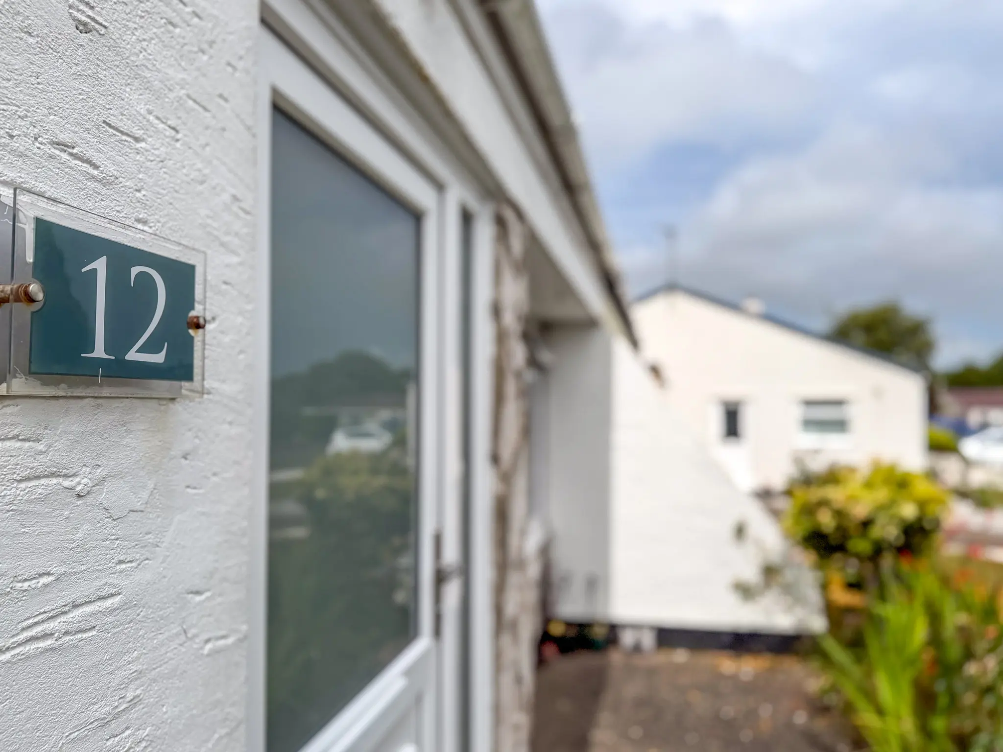12 Bowness Crescent, Onchan. — Photo 2 of 16