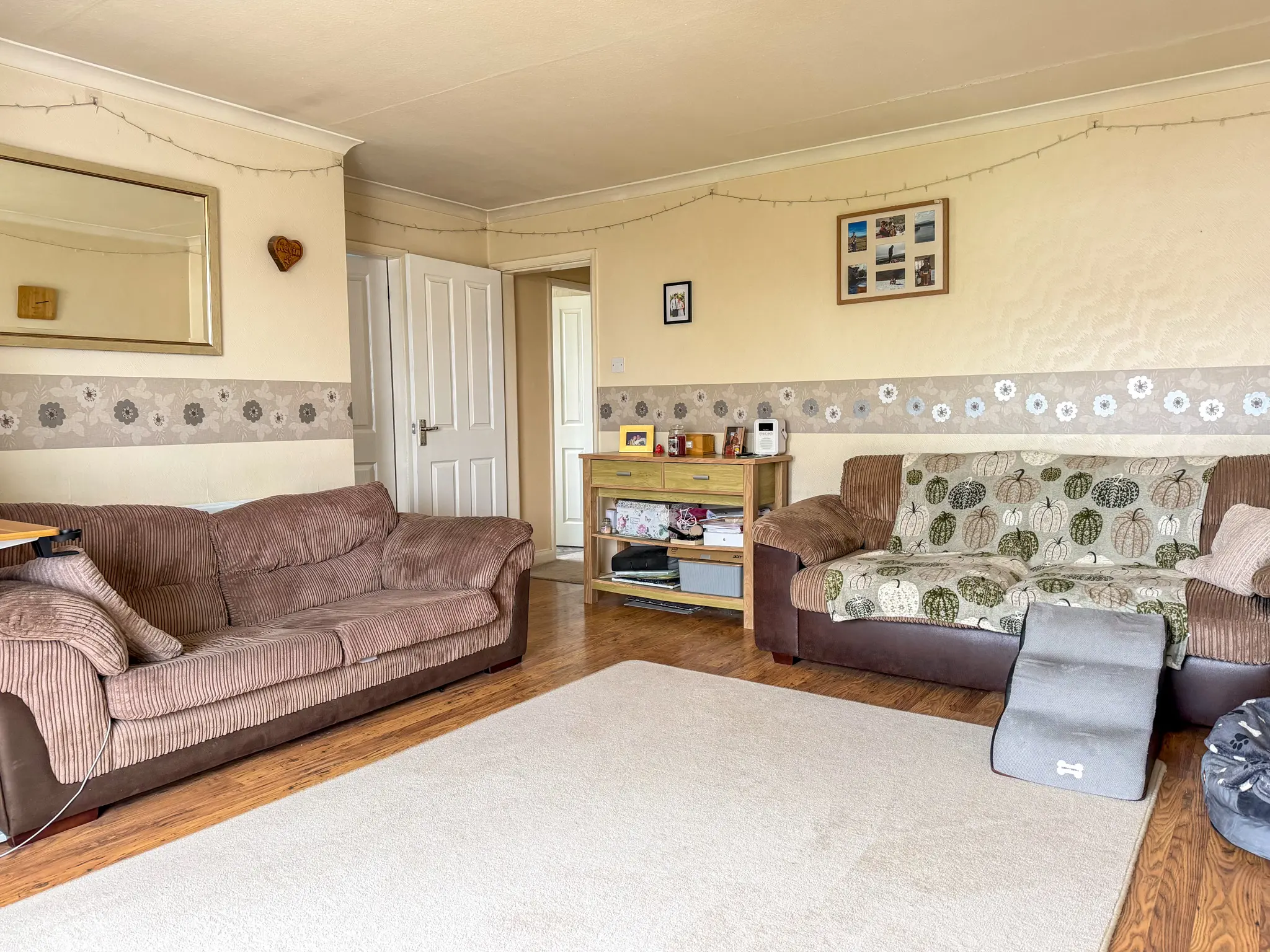 12 Bowness Crescent, Onchan. — Photo 4 of 16