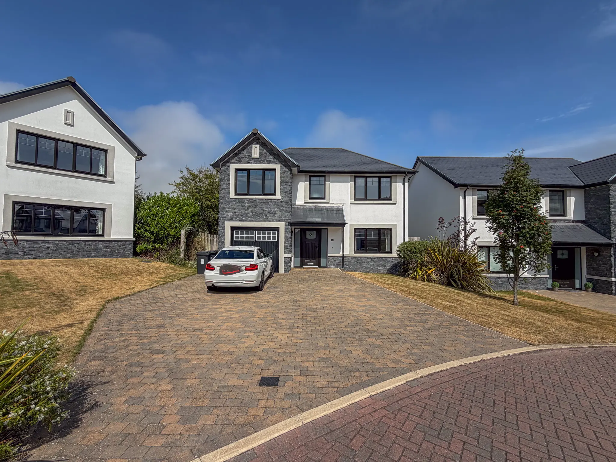 4 Bradda View Grove, Port Erin. — Photo 1 of 26