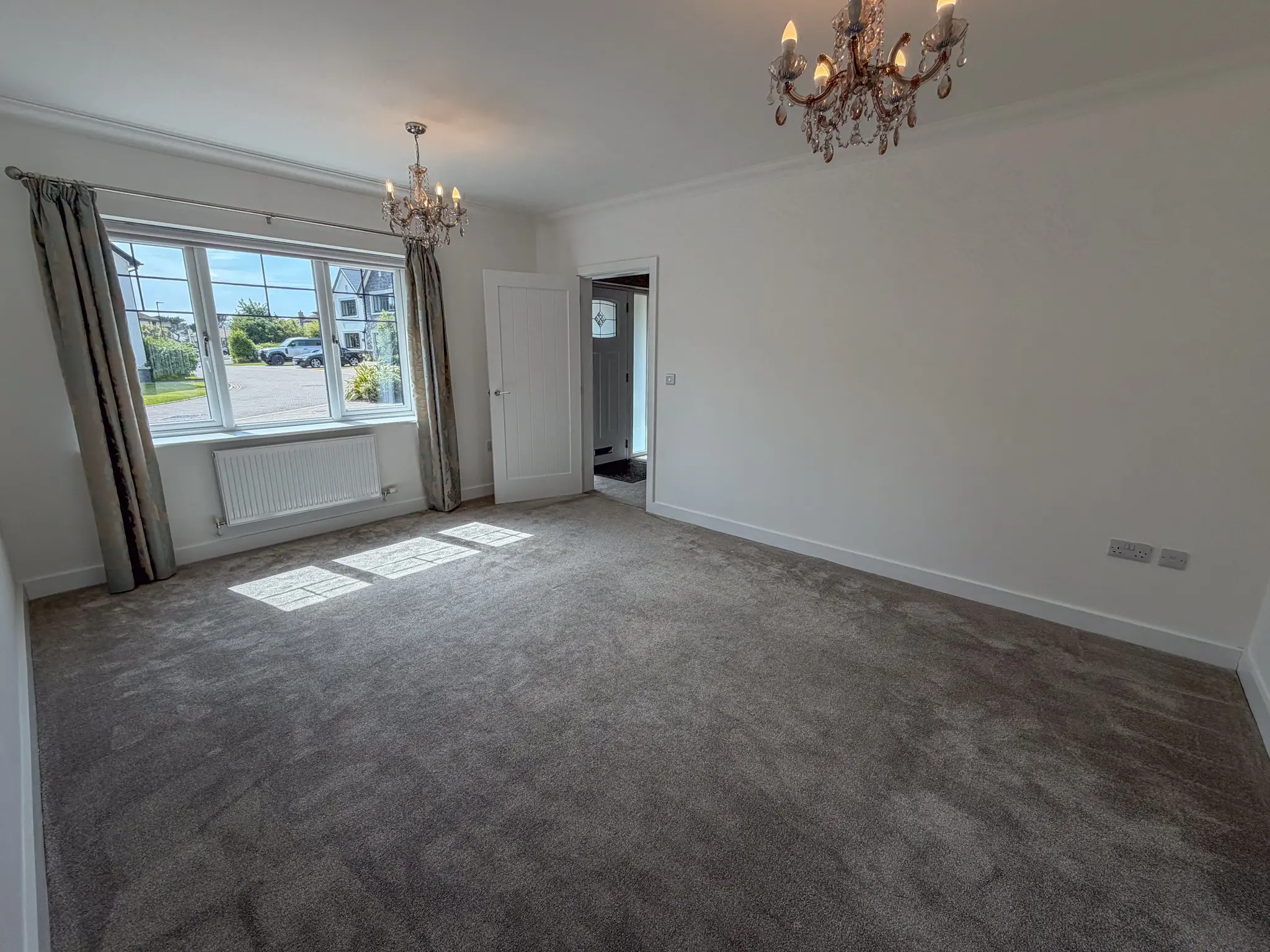 4 Bradda View Grove, Port Erin. — Photo 4 of 26