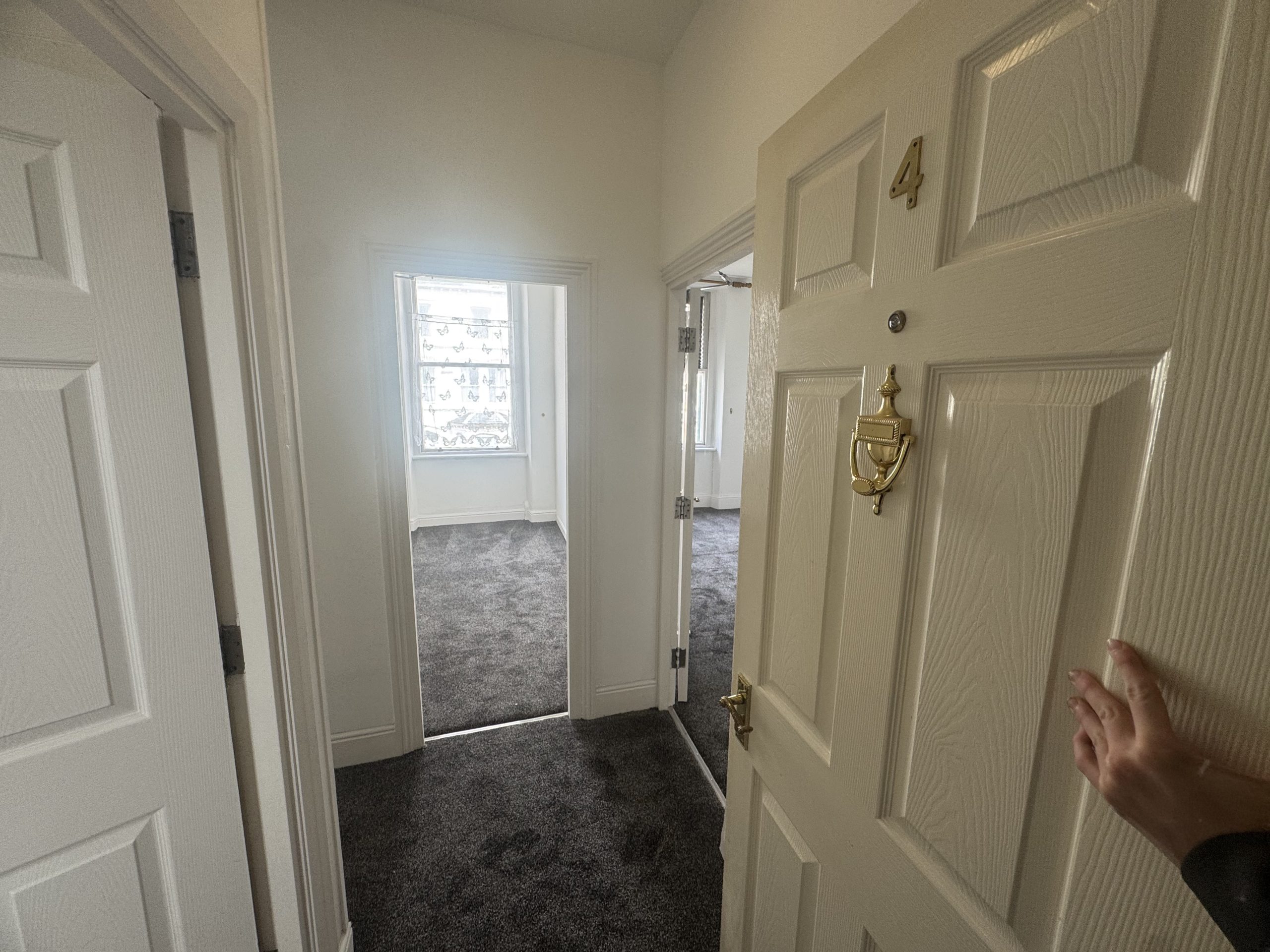 Flat 4, 25 Demesne Road, Douglas, Isle of Man, IM1 3DZ. — Photo 3 of 10