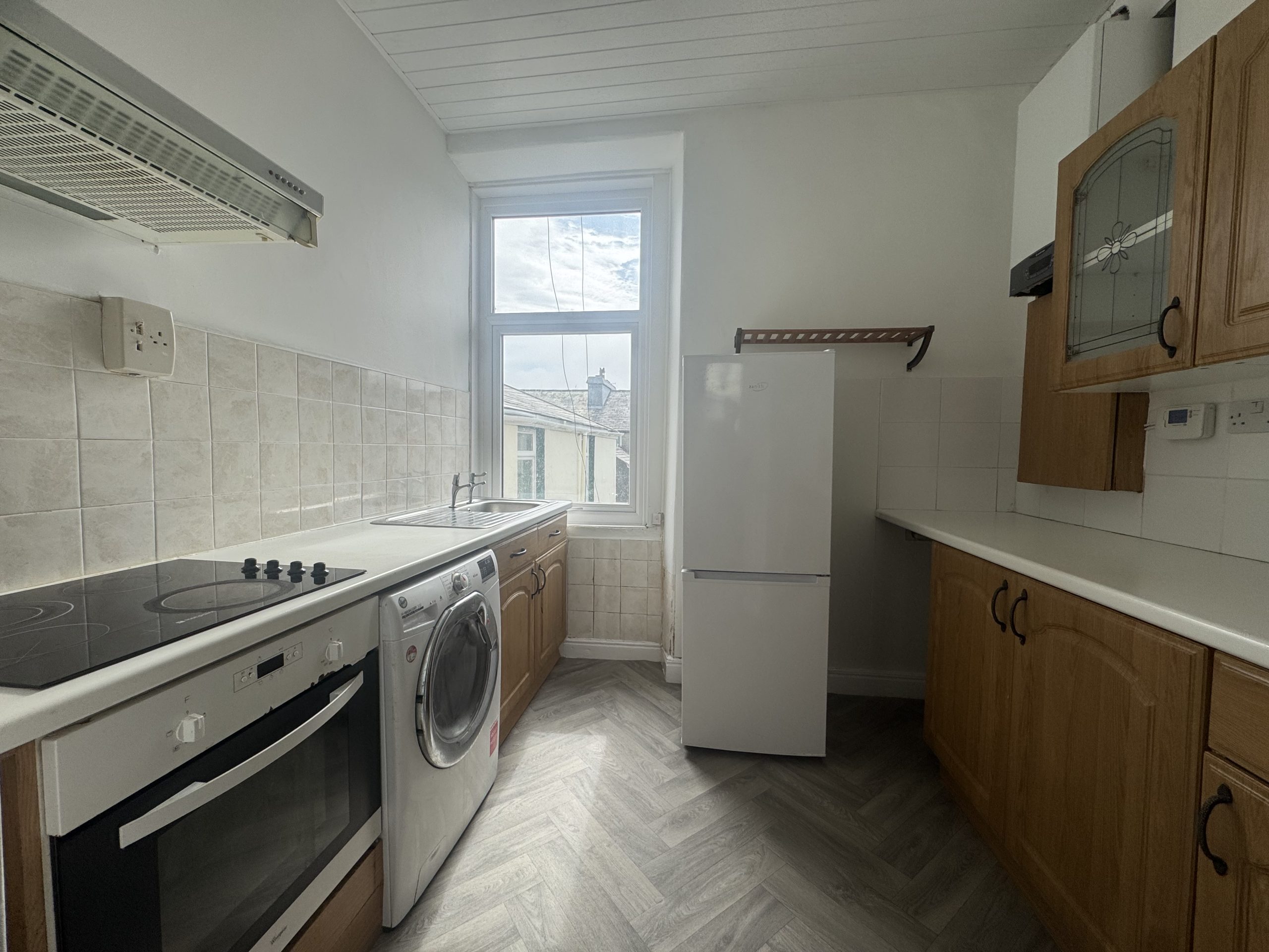 Flat 4, 25 Demesne Road, Douglas, Isle of Man, IM1 3DZ. — Photo 4 of 10