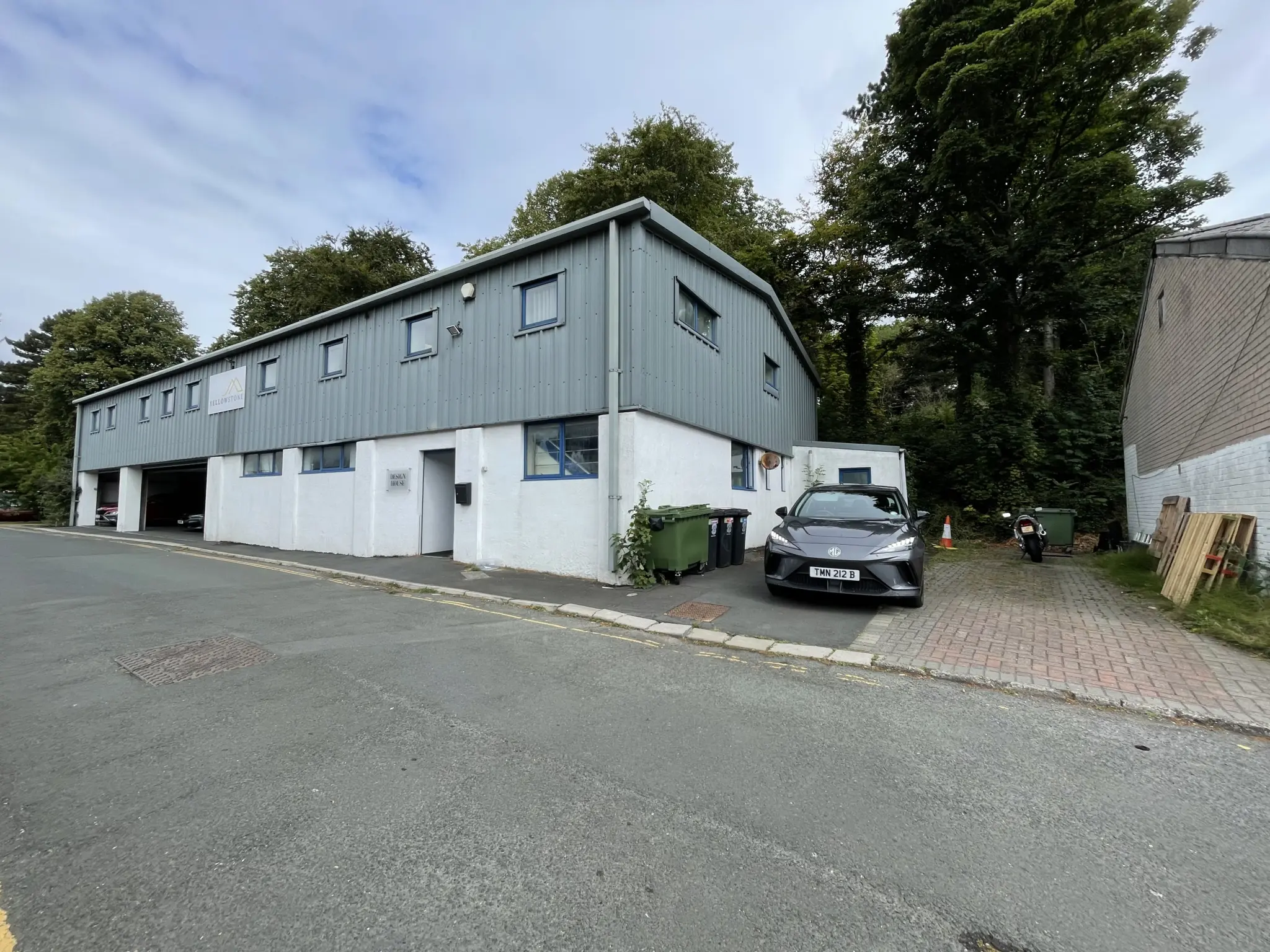 Design House, Hills Meadow, Douglas. — Photo 2 of 19