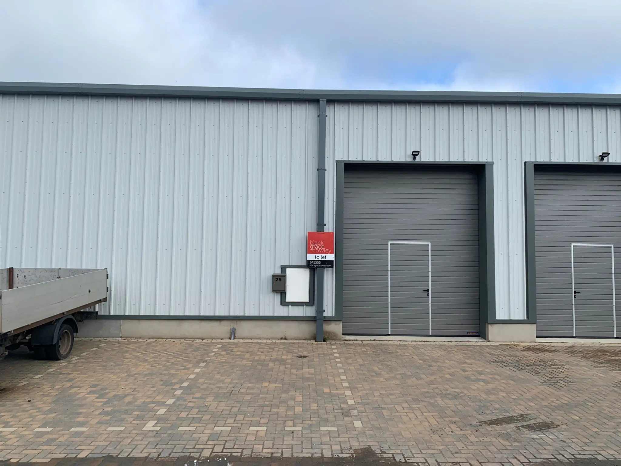 Unit 25 Middle Park, Braddan. — Photo 1 of 8