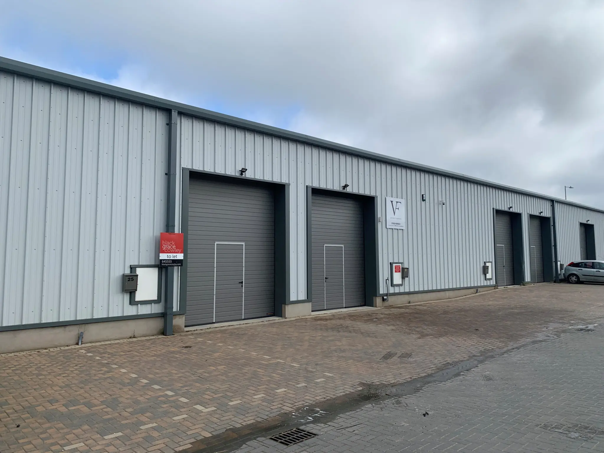 Unit 25 Middle Park, Braddan. — Photo 2 of 8