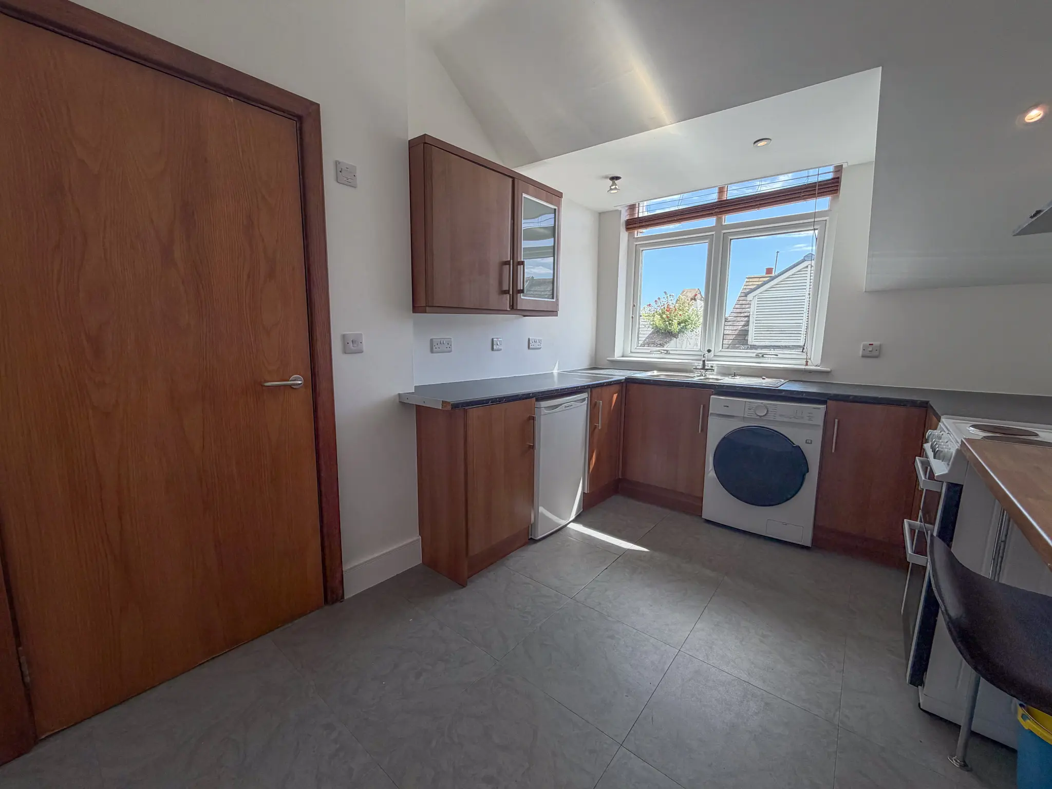 Apartment 27B , The Courtyard, Castletown. — Photo 3 of 6