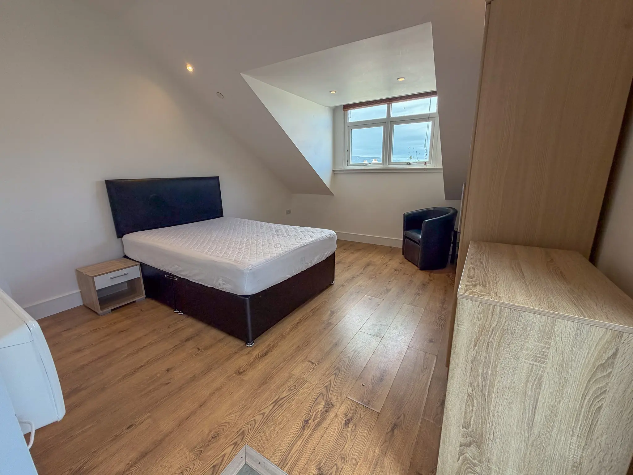 Apartment 27B , The Courtyard, Castletown. — Photo 4 of 6