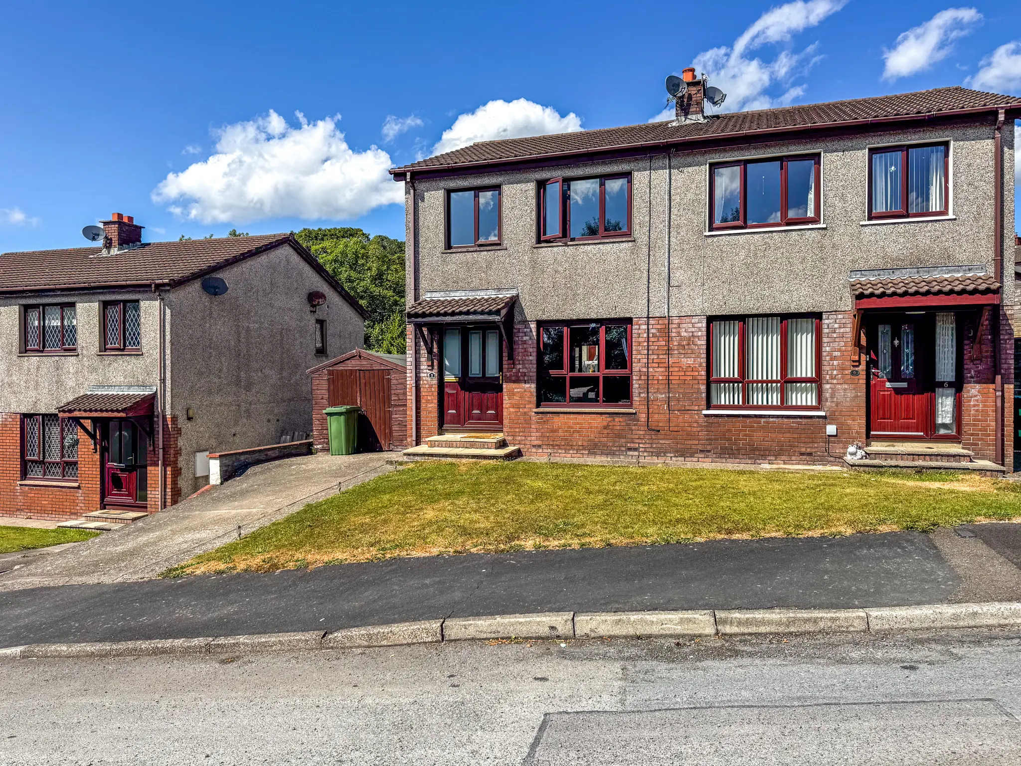 5 Ballanawin, Douglas. — Photo 1 of 17