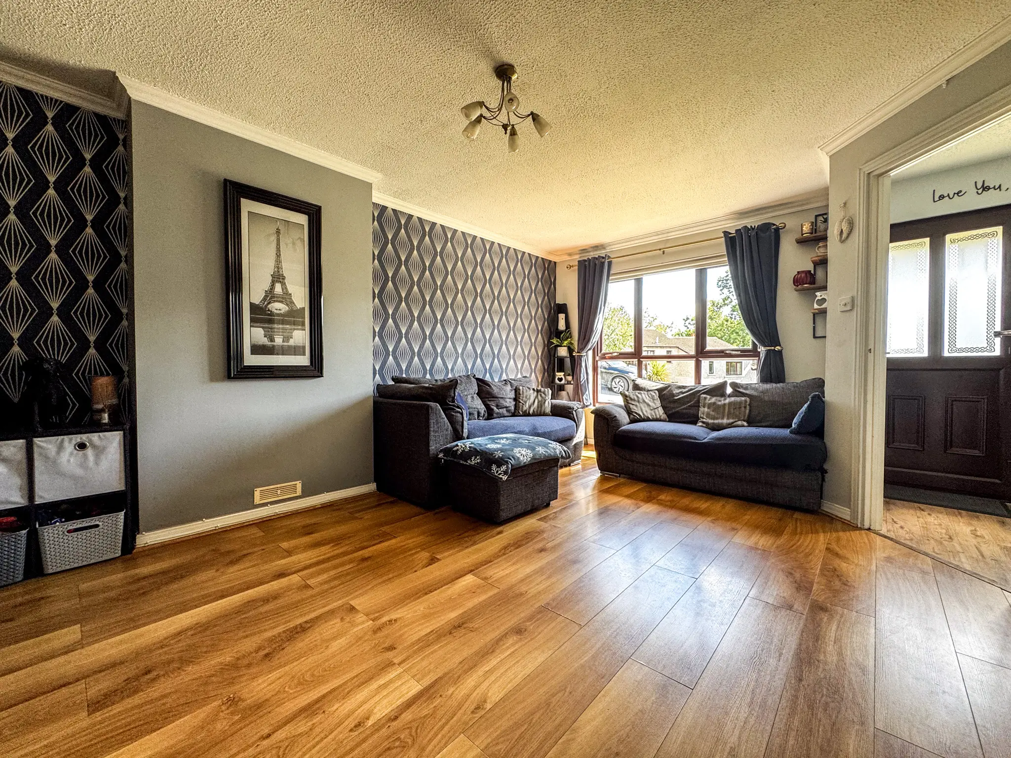 5 Ballanawin, Douglas. — Photo 3 of 17