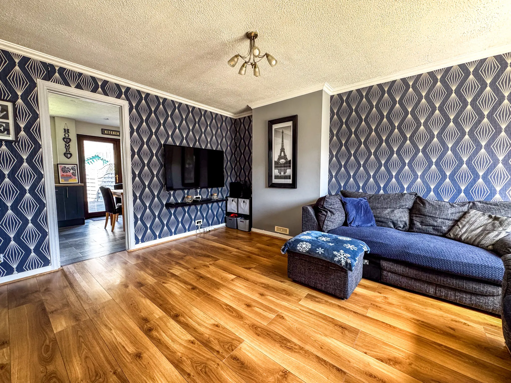 5 Ballanawin, Douglas. — Photo 4 of 17